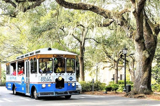 Savannah Land & Sea Combo: City Sightseeing Trolley Tour with Riverboat Cruise - Getting on board: where the trolley starts and how pickup works