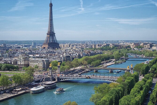 Seine River Cruise with Commentary 1 Hour - Price and value: what you get for about $20