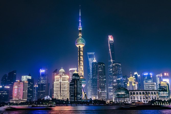 Shanghai Authentic Dinner and Night River Cruise with Rooftop Bar Hopping Option - What You’re Really Buying: Dinner + a Night View That Doesn’t Take a Whole Day