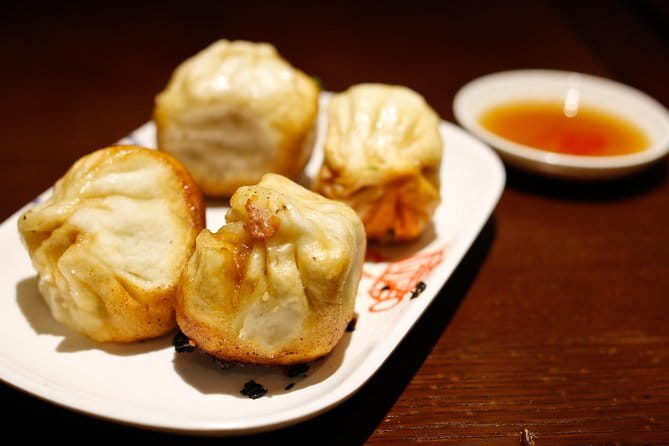Shanghai by Night with Fine Local Dinner and VIP River Cruise Experiences - Small details that make or break your comfort