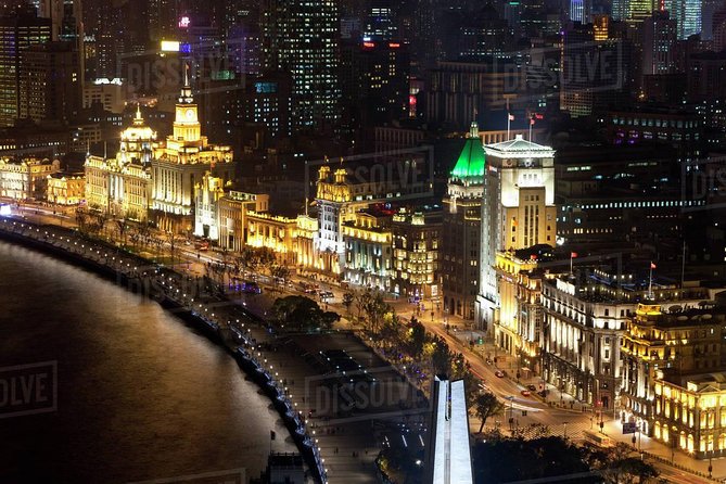 Shanghai Evening Tour: Huangpu River Cruise and Street Food - Stop 2: The Bund (Waitan) at night, when the skyline lights up