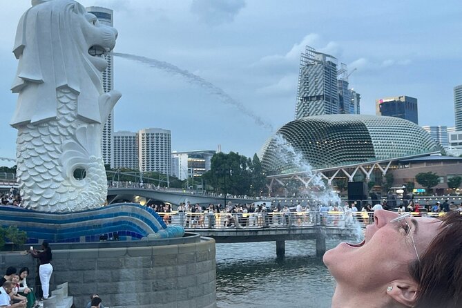 Singapore Guided Night Tour with 2 Light Shows & River Cruise - Merlion Park photos: iconic, but don’t linger