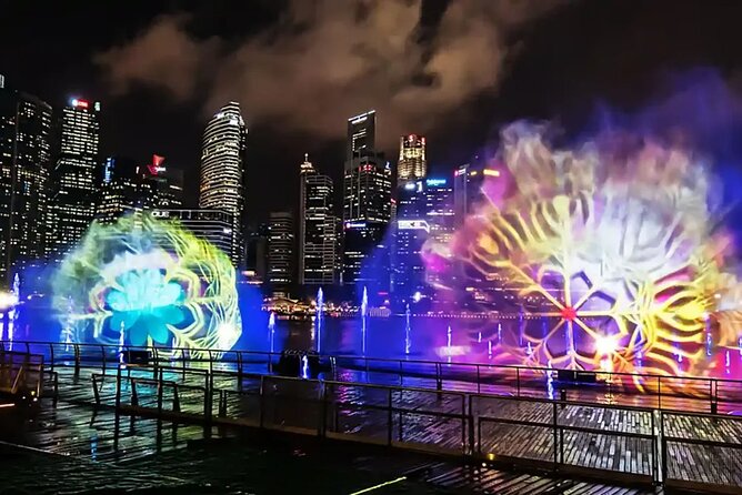 Singapore River Cruise, Night Garden Rhapsody and Spectra Tour - Merlion Park at the start: skyline photos before it gets too dark