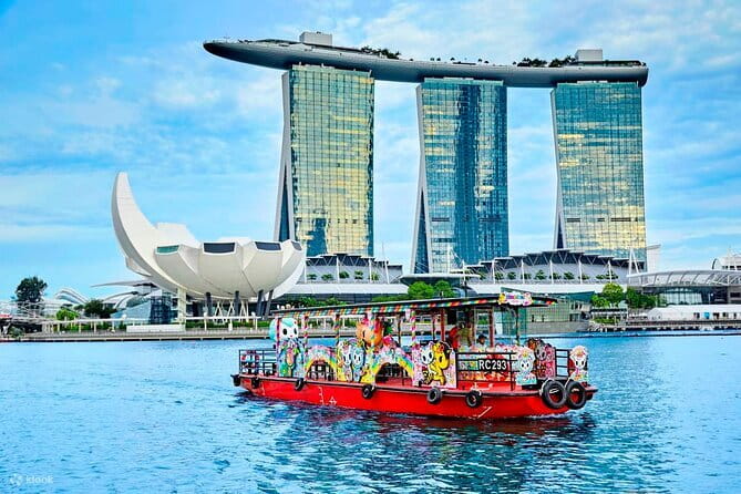Singapore River Cruise Tour with E-Tickets - Getting on at Clarke Quay: easy start, tight timing