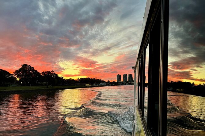 Surfers Paradise Sightseeing Sunset River Cruise - Outbound route: from Surfers Paradise to Chevron Island and beyond
