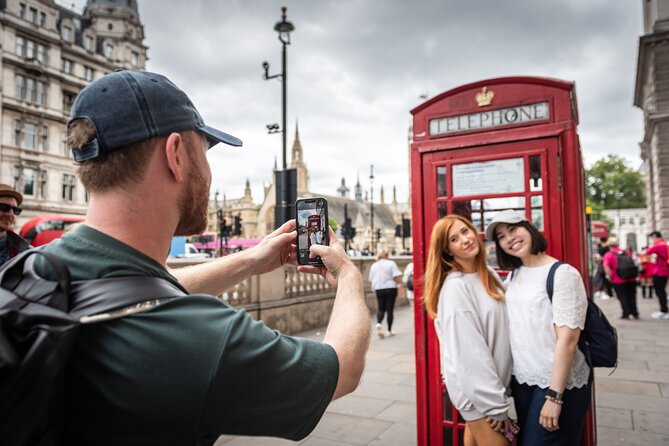 Thames River Cruise & Private Westminster 3-Hour Tour - Buckingham Palace and Green Park: what the first hour gives you