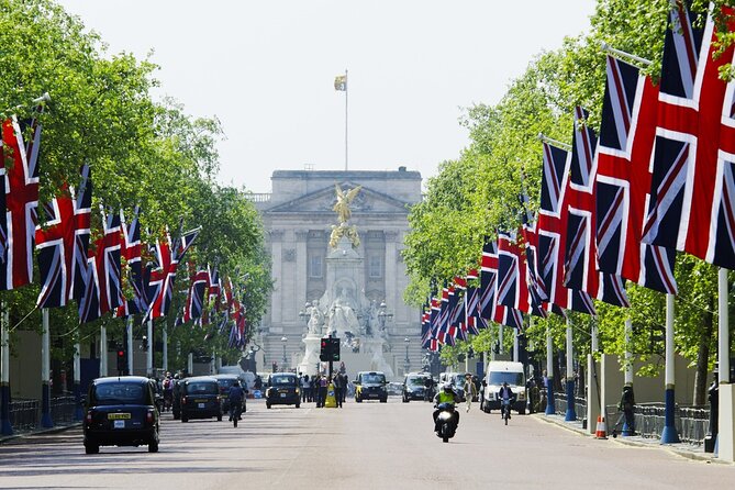 Thames River Cruise & Private Westminster 3-Hour Tour - What the private local guide actually changes for you