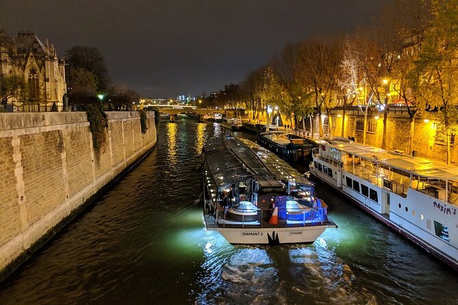 The Seine River Cruise - The Audio Guide Trade-Off: Useful, But Not Detailed