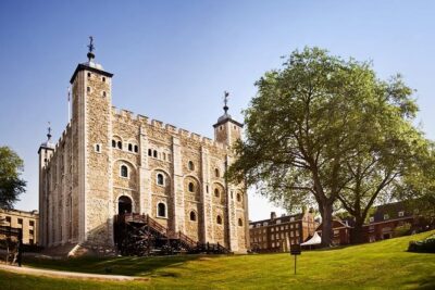 Tower of London with London Hop-On Hop-Off Tour and River Cruise - Hop-on hop-off route in the real world: where the bus helps most