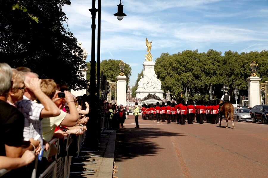 Vintage Double Decker Bus Tour & Thames River Cruise - Starting at Victoria Coach Station: gates, timing, and the walk-in reality