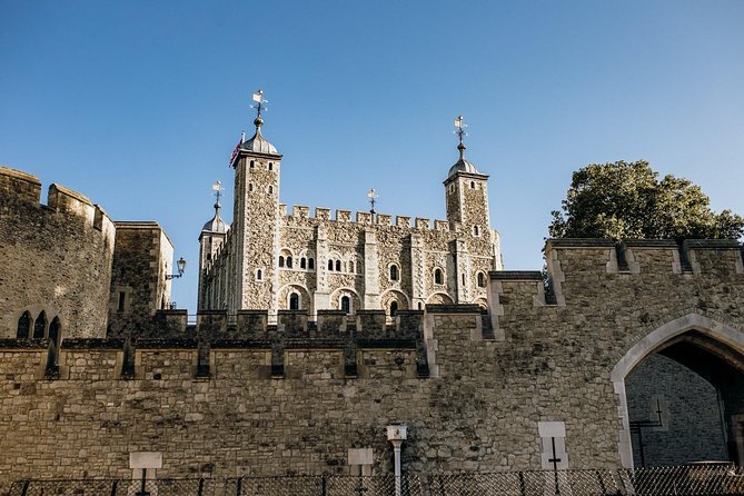 VIP Early Access Opening Ceremony Tower of London & River Cruise - Jewel House Crown Jewels: Your Quiet Window to the Details