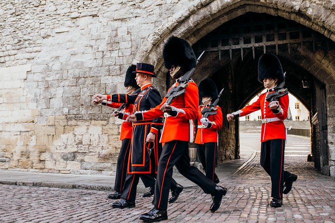 VIP Early Access Opening Ceremony Tower of London & River Cruise - Tower Walls, Edward I’s Bedroom, and the White Tower Finale