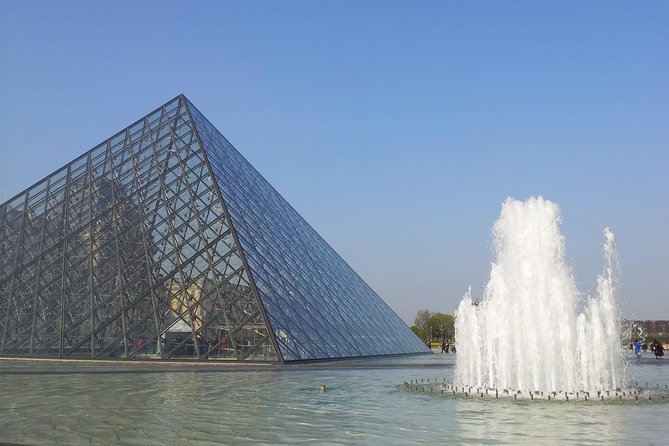 VIP Paris in a Day: Montmartre, Louvre, Île de la Cité, Cruise - Louvre Museum: timed entry and a highlights-focused guide
