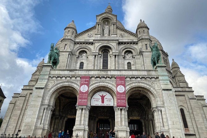 VIP Paris in a Day: Montmartre, Louvre, Île de la Cité, Cruise - The Seine River cruise: flex time, included snack, easy payoff