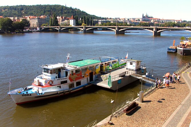 Vltava River Boat Trip and Zoo Entrance Ticket in Prague - Meeting at Křižovnické náměstí and getting to the pier without stress