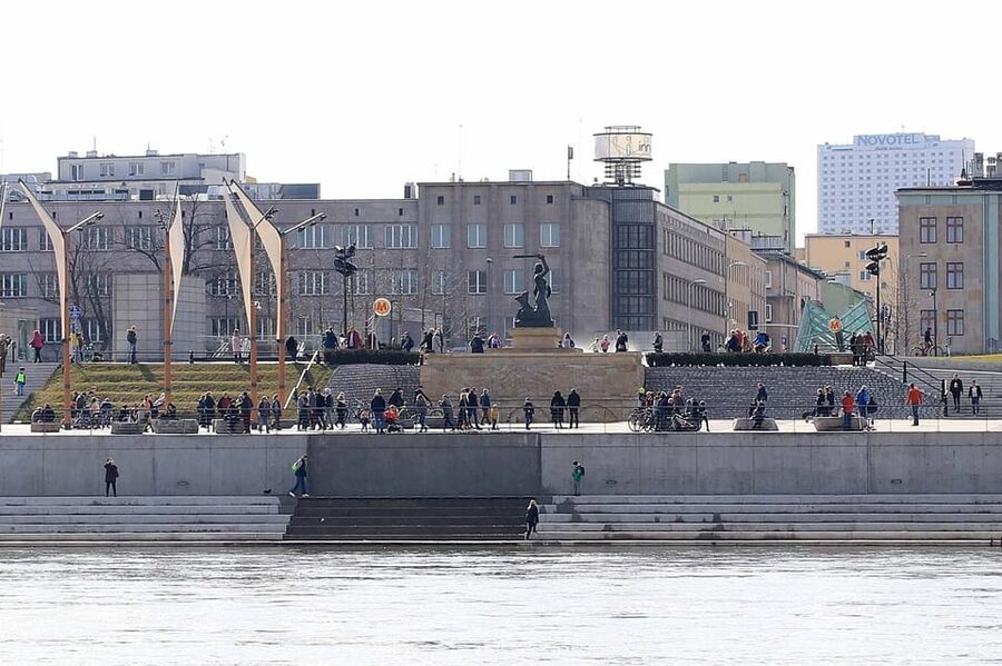 Warsaw: Vistula River Cruise with Your Music & City Views - Getting Onboard at Rejsowisko: The Setup That Makes It Easy