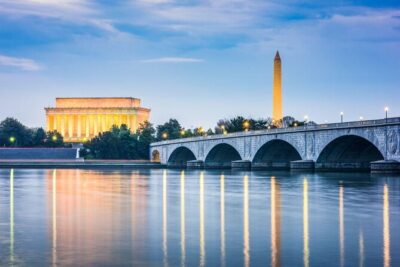Washington: Potomac River Cruise & Guided Georgetown Walking Tour - Georgetown begins at the C&O Canal stop