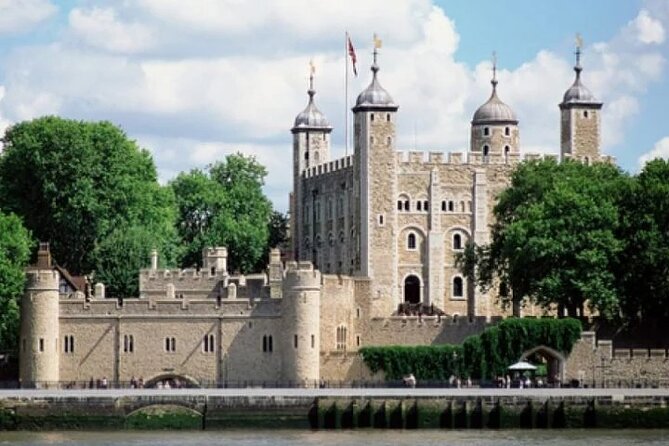 Westminster Walking Tour, River Cruise & Tower of London Entry - Thames River cruise: relax, photograph, and reset your legs
