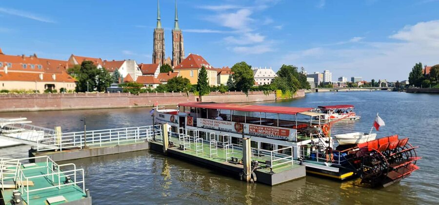 Wrocław: Long City Walk and River Cruise - Old Town walking: color, churches, and the Wrocław you feel
