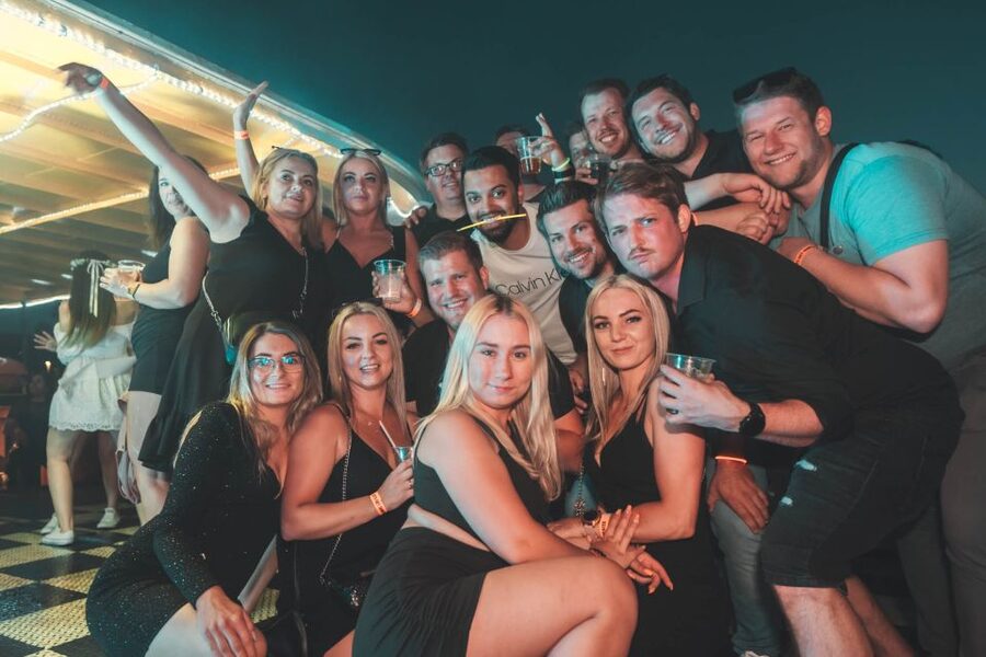 Wroclaw: Oder River Boat Party with Unlimited Drinks - The 2-hour Odra cruise: views, DJ energy, and a built-in party rhythm