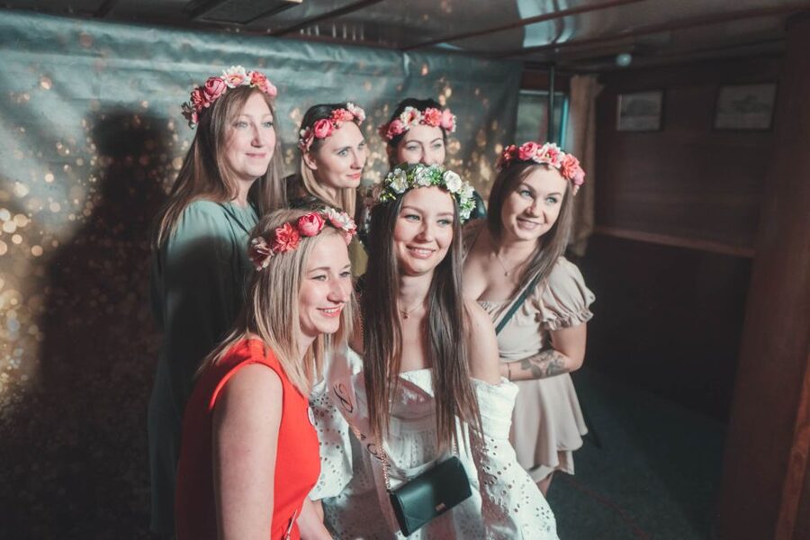 Wroclaw: Oder River Boat Party with Unlimited Drinks - Pub crawl after the boat: free entry and multiple club stops